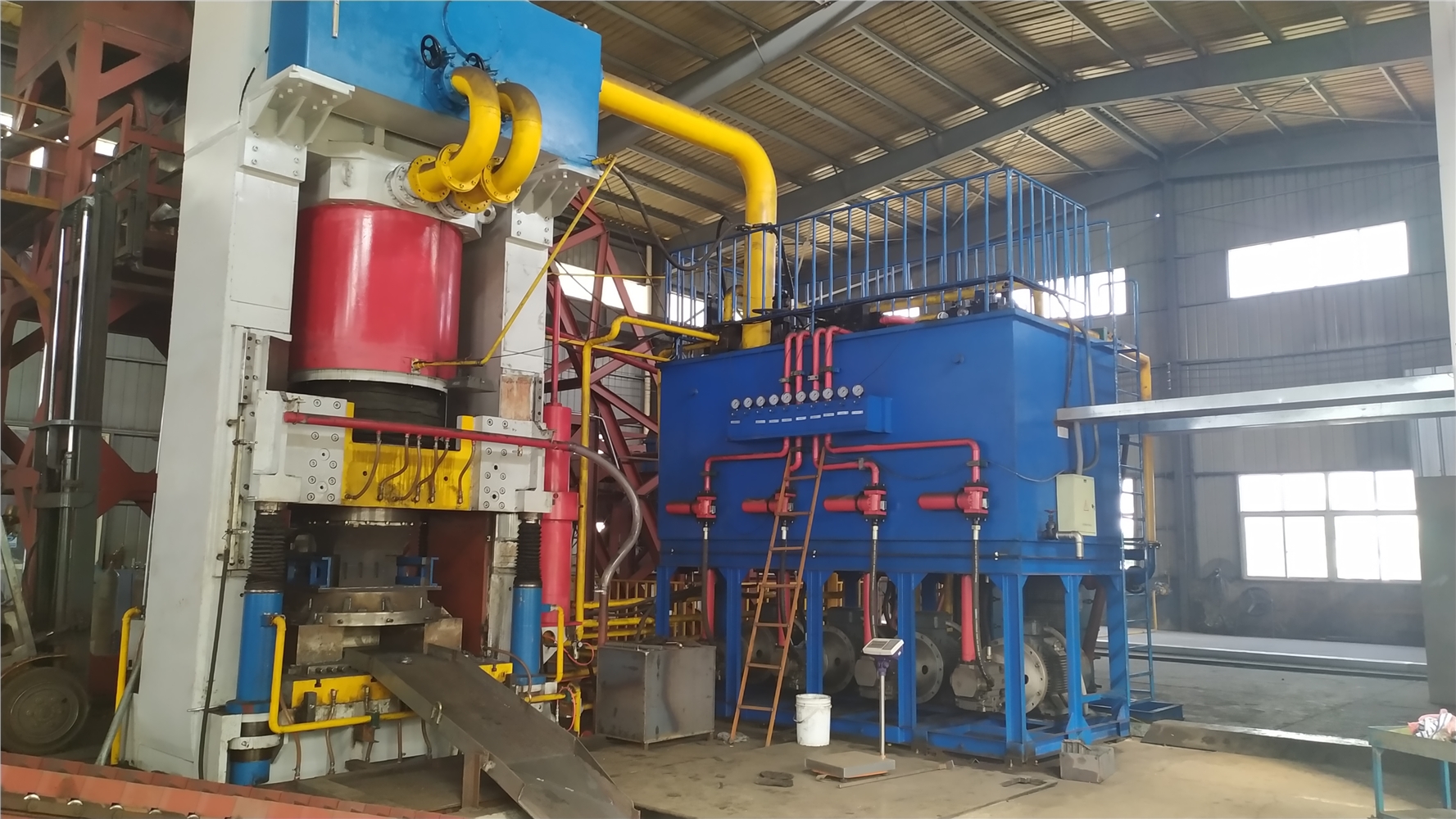 固廢金屬電梯配重塊一次熱壓成型生產(chǎn)線